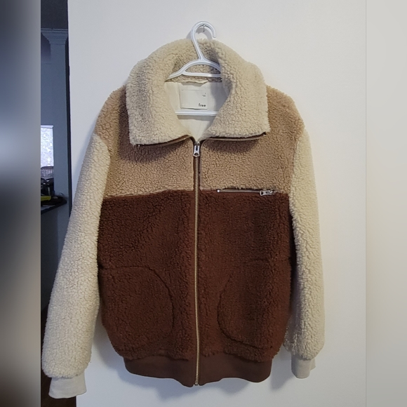Oversized Aritzia Teddy Jacket - Picture 1 of 11